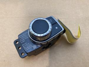 Gebruikte Bediening boordcomputer Mercedes A (W176) 1.5 A-160 CDI, A-160d 16V Prijs € 18,15 Inclusief btw aangeboden door Autoparts Van De Velde