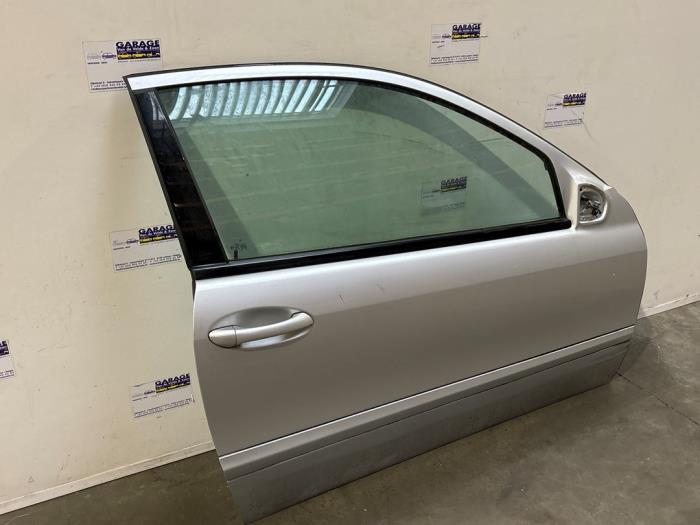 Tür 4-türig rechts vorne Mercedes C-Klasse