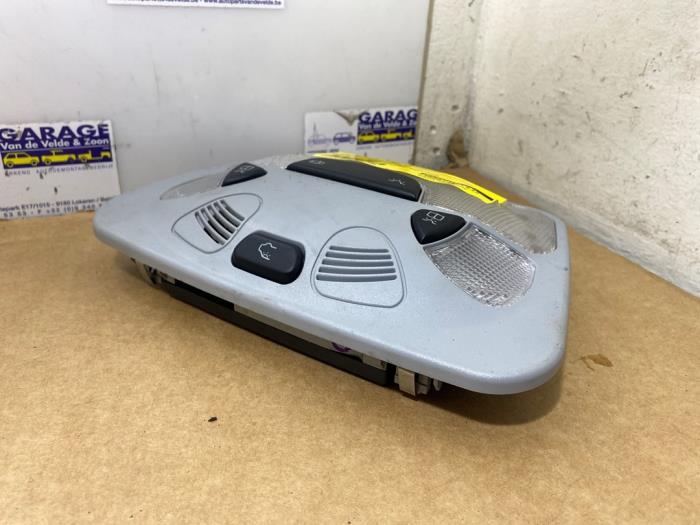 Oswietlenie wewnetrzne przód Mercedes C-Klasse