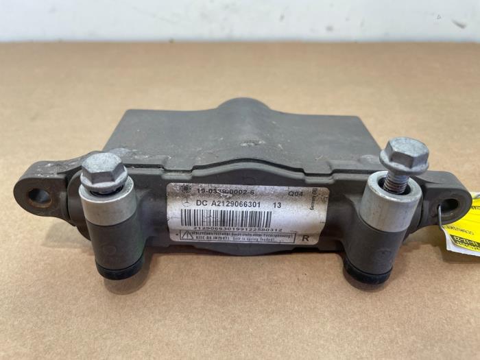 Pop up bonnet system Mercedes E-Klasse