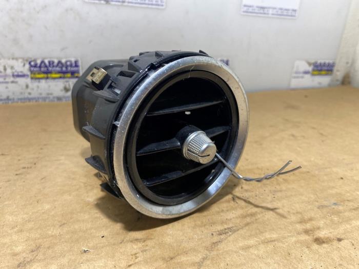 Kratka wentylacyjna deski rozdzielczej Mercedes C-Klasse