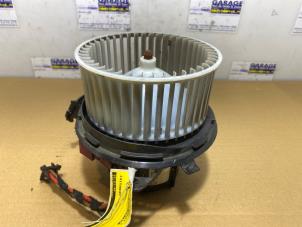 Gebruikte Chaufage Ventilatiemotor Mercedes C (W204) 3.0 C-350 CDI V6 24V Prijs € 48,40 Inclusief btw aangeboden door Autoparts Van De Velde