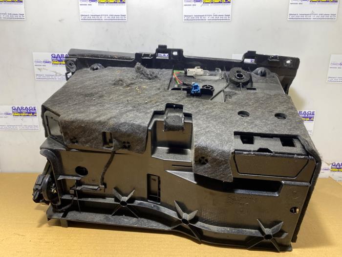 Glovebox Mercedes E-Klasse