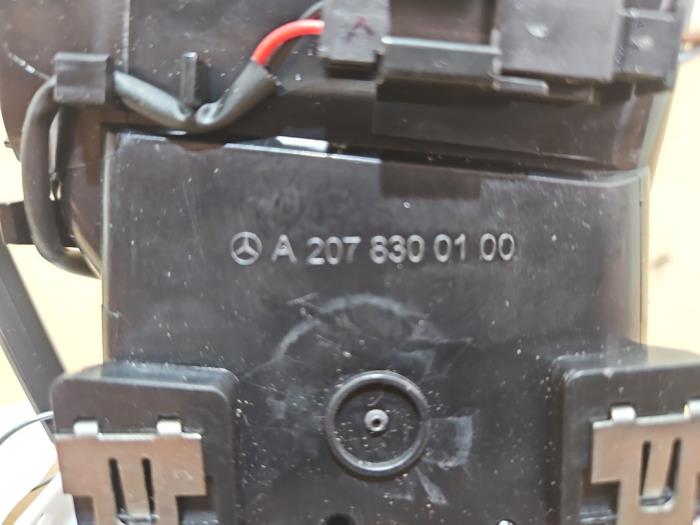 Grille aération tableau de bord Mercedes E-Klasse