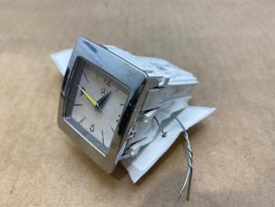 Gebruikte Uurwerk Mercedes E (W212) E-200 CGI 16V BlueEfficiency Prijs € 42,35 Inclusief btw aangeboden door Autoparts Van De Velde