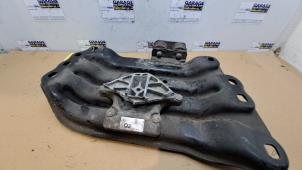 Gebruikte Motorsteun Mercedes E (W212) E-200 CDI 16V BlueEfficiency,BlueTEC Prijs € 24,20 Inclusief btw aangeboden door Autoparts Van De Velde