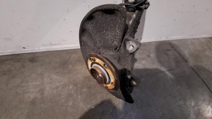 Knuckle, front left Mercedes GLE