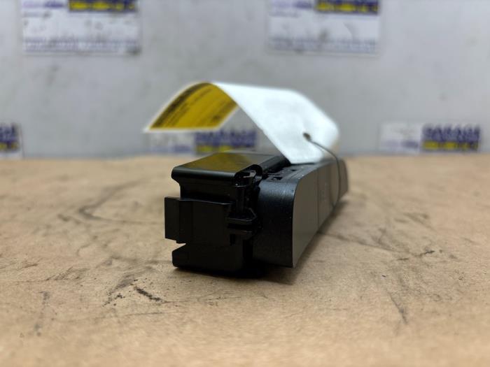 Switch Mercedes C-Klasse