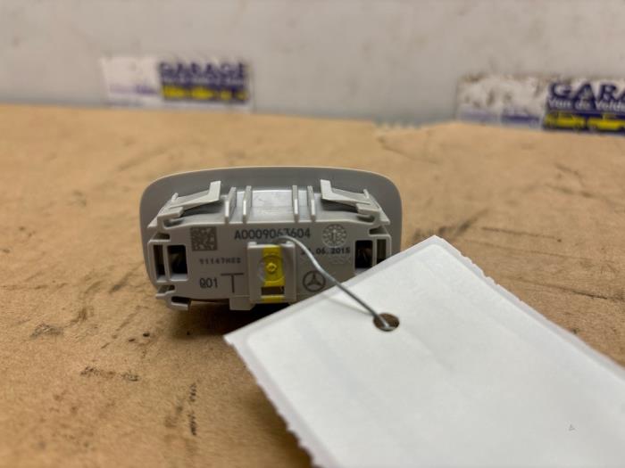 Oswietlenie wewnetrzne przód Mercedes C-Klasse