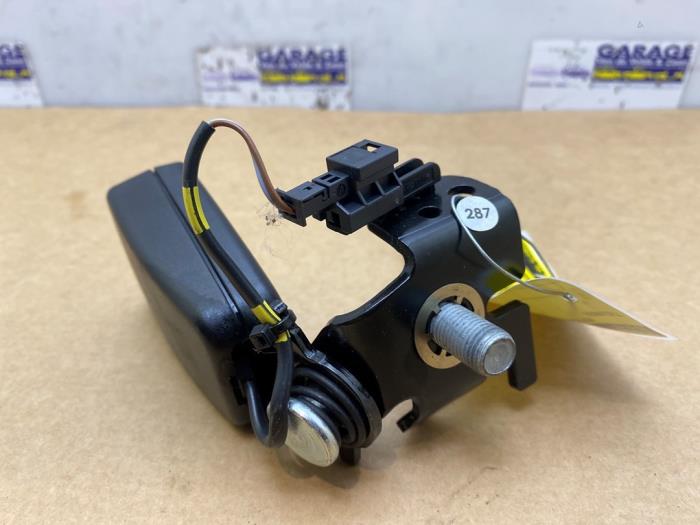 Rear seatbelt buckle, left Mercedes C-Klasse