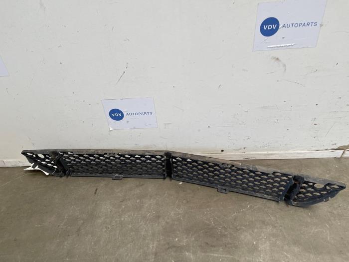 Element zderzaka srodkowy przód Mercedes S-Klasse