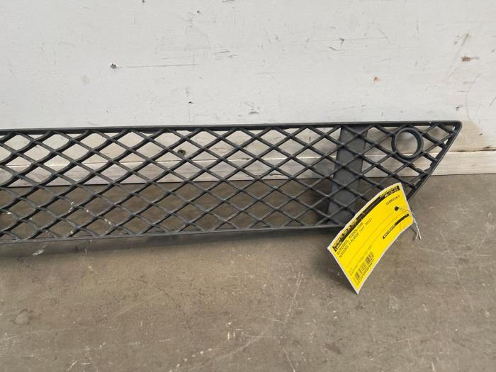 Element zderzaka srodkowy przód Mercedes S-Klasse