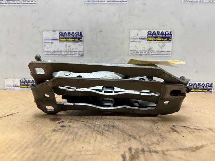 Charnière capot Mercedes C-Klasse