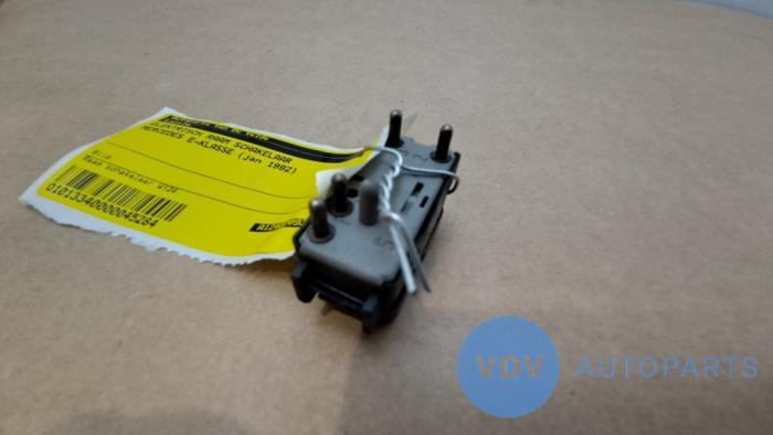 Electric window switch Mercedes E-Klasse