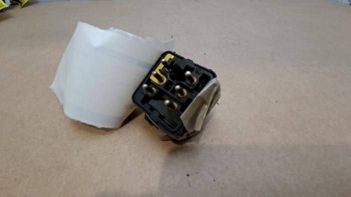 Switch Mercedes E-Klasse