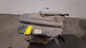 Gebruikte Adblue tank Mercedes Vito (447.6) 1.6 111 CDI 16V Prijs € 363,00 Inclusief btw aangeboden door Autoparts Van De Velde