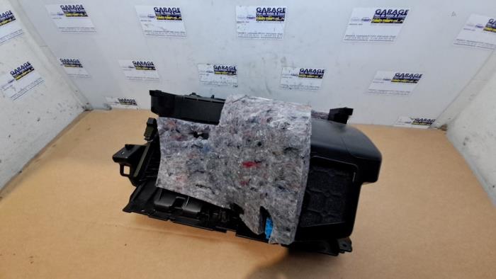 Boîte à gants Mercedes CLA