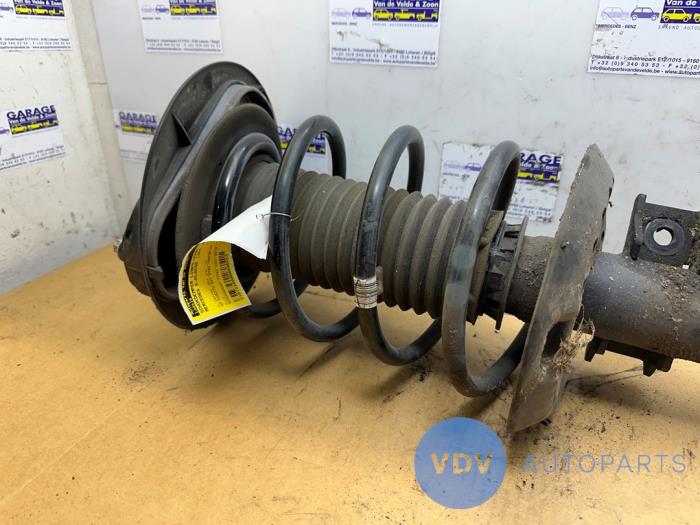 Fronts shock absorber, left Mercedes E-Klasse