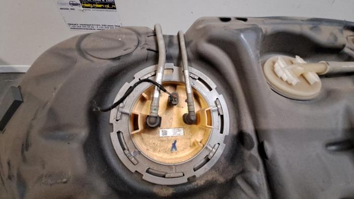 Réservoir de carburant Mercedes E-Klasse
