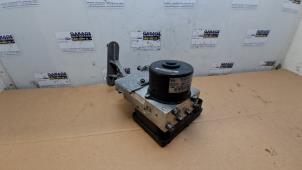 Gebruikte ABS Pomp Mercedes CLK (C209) 2.2 220 CDI 16V Prijs € 72,60 Inclusief btw aangeboden door Autoparts Van De Velde