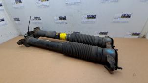 Gebruikte Schokdemper set Mercedes ML III (166) 2.1 ML-250 CDI 16V BlueTEC 4-Matic Prijs € 60,50 Inclusief btw aangeboden door Autoparts Van De Velde