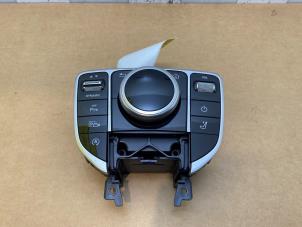 Gebruikte Bediening boordcomputer Mercedes E All-Terrain (S213) E-350d 3.0 V6 24V 4-Matic Prijs € 78,65 Inclusief btw aangeboden door Autoparts Van De Velde