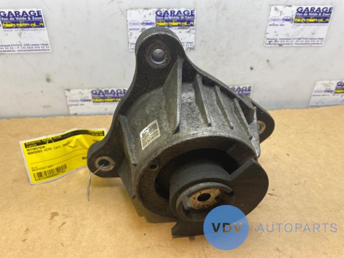 Soporte de motor Mercedes Vito