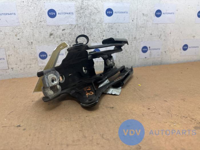 Charnière capot Mercedes A-Klasse