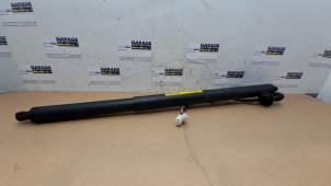 Gebruikte Gasdemper links-achter Mercedes GLB (247.6) 2.0 GLB-200d 4-Matic Prijs € 60,50 Inclusief btw aangeboden door Autoparts Van De Velde