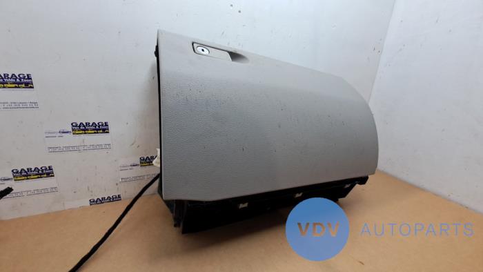 Boîte à gants Mercedes E-Klasse