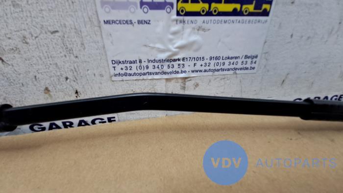 Ramie wycieraczki przedniej Mercedes GLB-Klasse