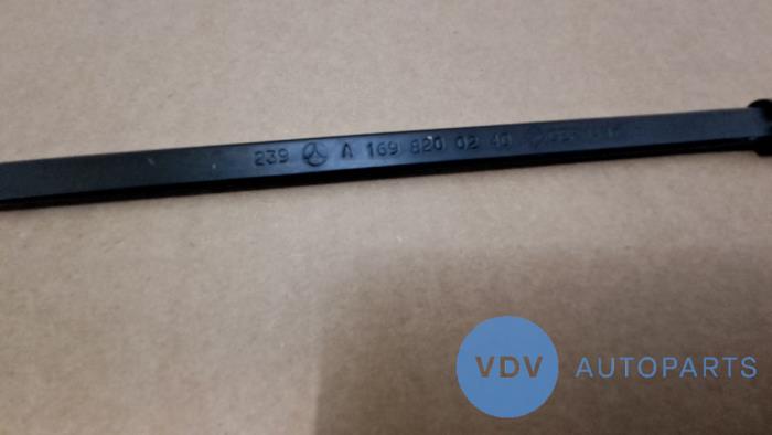 Scheibenwischerarm vorne Mercedes B-Klasse