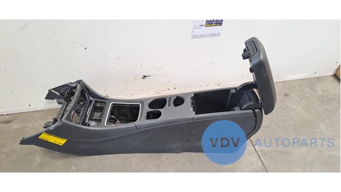 Middle console Mercedes CLA