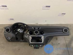 Gebruikte Dashboard Mercedes CLA Shooting Brake (117.9) 2.2 CLA-200 CDI 16V Prijs op aanvraag aangeboden door Autoparts Van De Velde