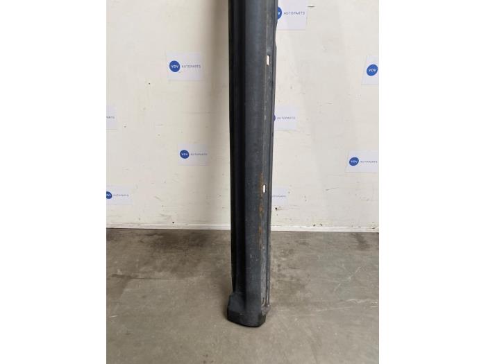 Dorpel links Mercedes A-Klasse