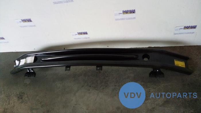 Chassis bar, front Mercedes Vito
