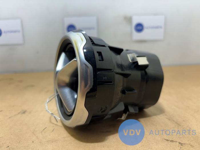 Grille aération tableau de bord Mercedes GLA