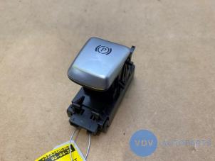 Gebruikte Handrem Mechaniek Mercedes C (W205) C-220 2.2 CDI BlueTEC, C-220 d 16V Prijs € 12,10 Inclusief btw aangeboden door Autoparts Van De Velde
