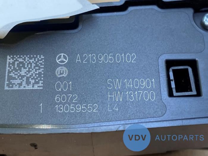 Schakelaar van een Mercedes-Benz C (W205) C-160 1.6 16V 2016