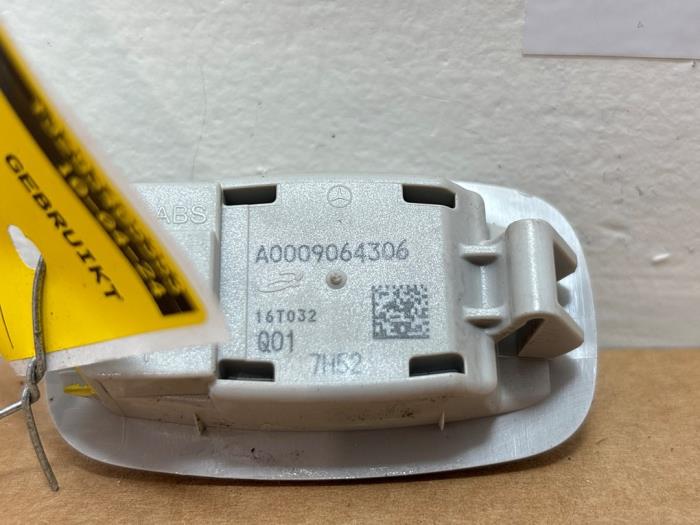 Oswietlenie wewnetrzne przód Mercedes C-Klasse