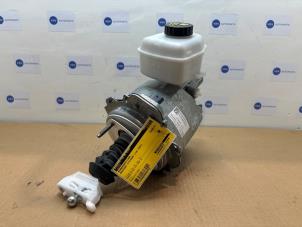 Gebruikte Rembooster Mercedes S Lang (V223) 3.0 S-580e 24V 4-Matic Prijs € 272,25 Inclusief btw aangeboden door Autoparts Van De Velde