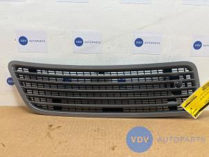 Gebruikte Luchtrooster motorkap rechts Mercedes R (W251) 3.0 350 CDI V6 24V 4-Matic Prijs € 24,20 Inclusief btw aangeboden door Autoparts Van De Velde
