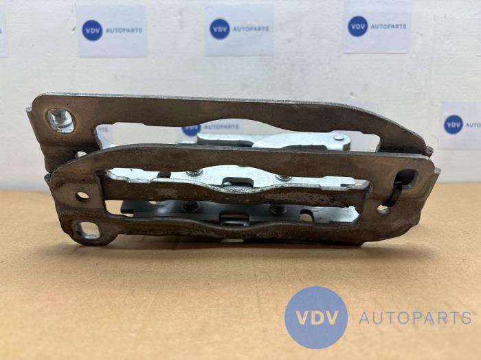 Charnière capot Mercedes C-Klasse