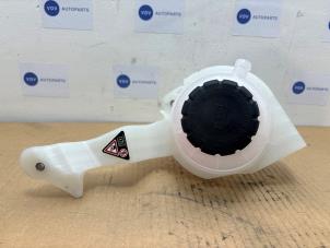 Gebruikte Expansievat Mercedes AMG GT (C190) 4.0 R V8 Biturbo Prijs € 54,45 Inclusief btw aangeboden door Autoparts Van De Velde