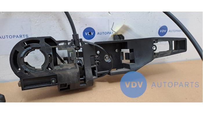 Mechanizm blokady drzwi prawych przednich wersja 4-drzwiowa Mercedes Citan