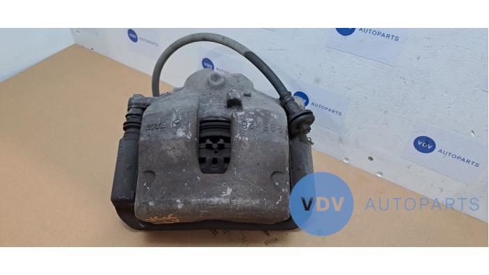 Etrier de frein (pince) avant gauche Mercedes E-Klasse