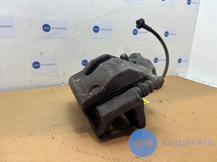 Etrier de frein (pince) avant gauche Mercedes E-Klasse