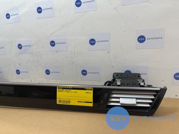 Dashboard decoration strip Mercedes E-Klasse