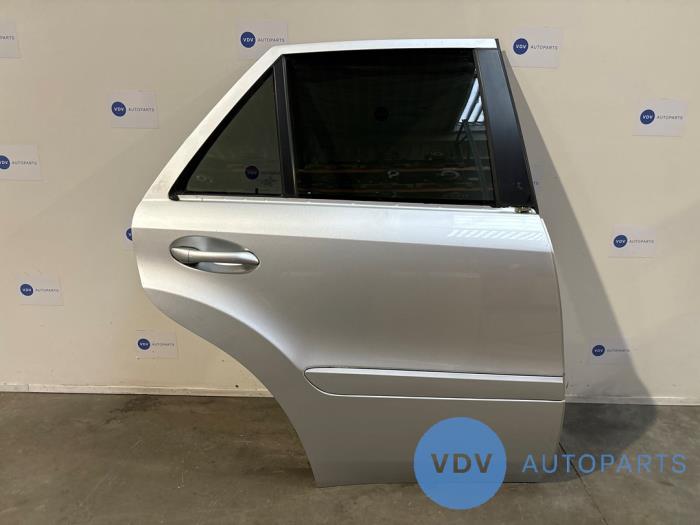 Tür 4-türig rechts hinten Mercedes ML-Klasse