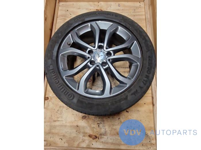 Zestaw obreczy i opon zimowych Mercedes C-Klasse